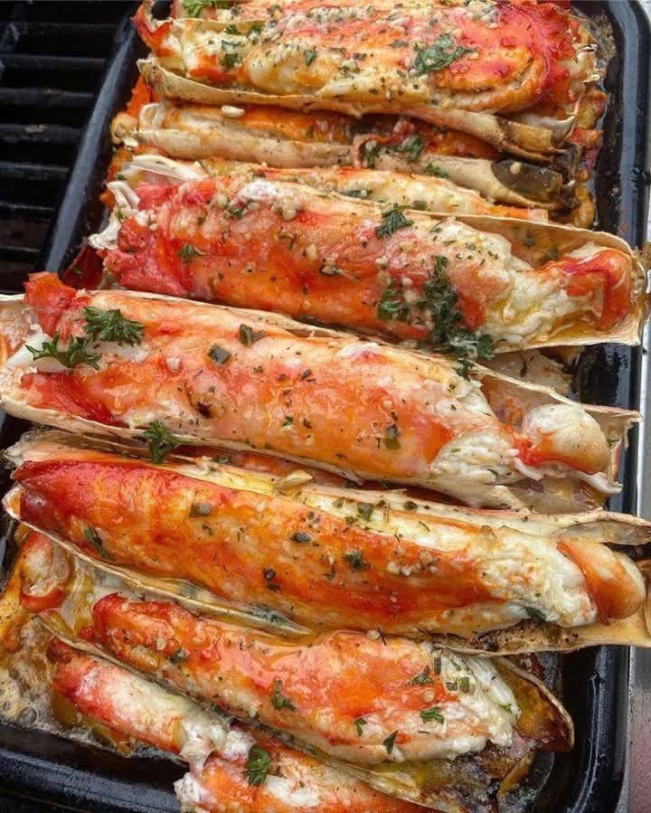 Baked Crab legs in Butter Sauce