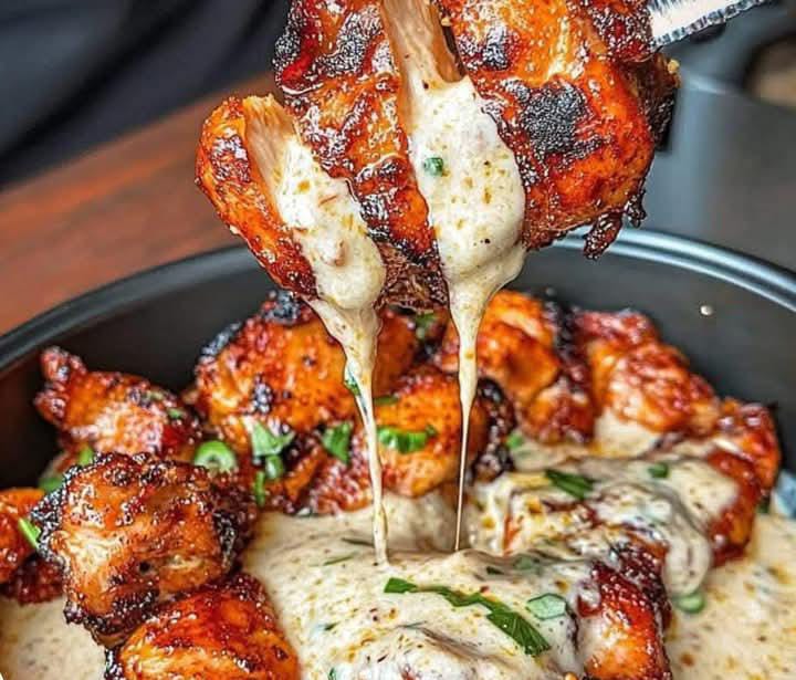 Grilled Chicken Bites with Creamy Garlic Sauce