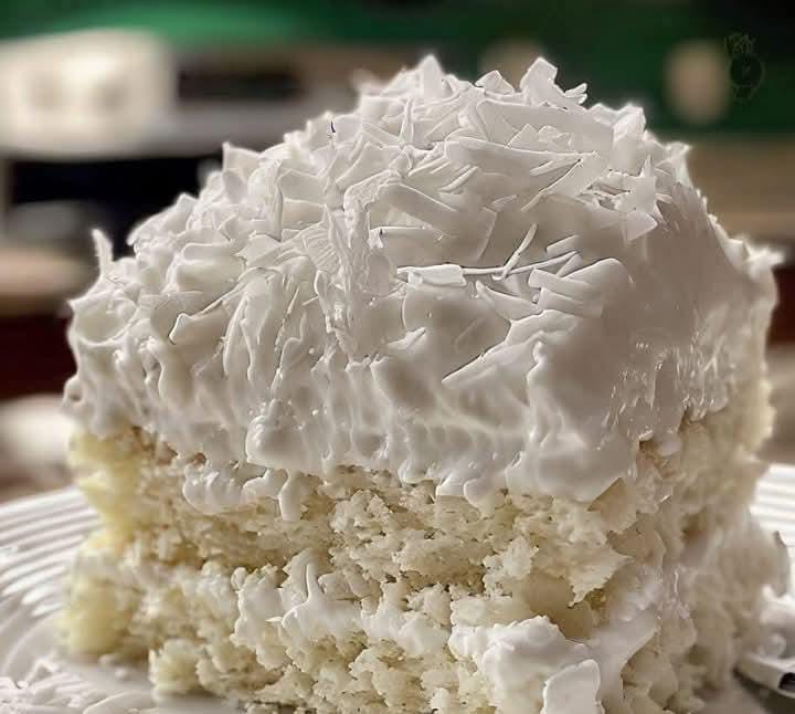 Delicious Creamy Coconut Cake